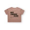 PSF Collective The back of the dusty rose PSF-131 cropped t-shirt, ideal for après padel wear, features bold black text reading OFF COURT CLUB with COURT inverted, followed by PADEL SANS FRONTIÈRES, coordinates, and a globe icon. Designed for the Unwind